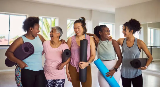 Persone attive durante il percorso Longevity Fitness
